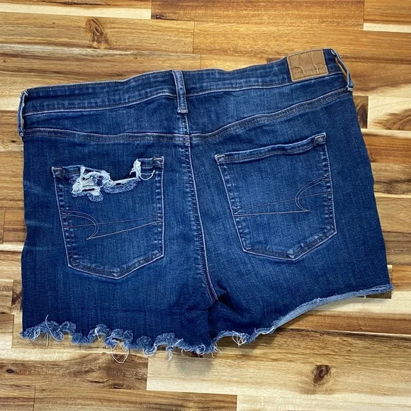 American Eagle MIDI Distressed Denim Shorts Women’s Size 14 - Picture 2 of 8